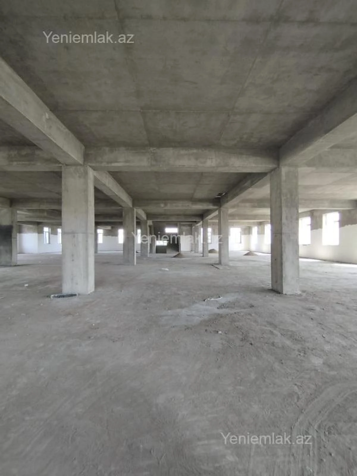 Satılır 16 otaqlı obyekt 5000 m²