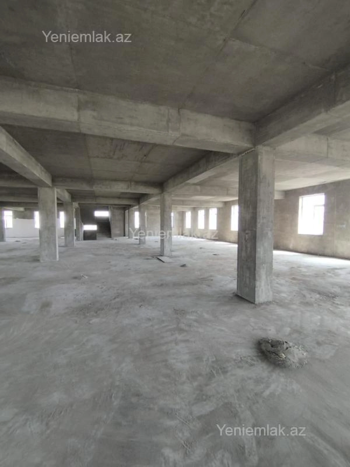 Satılır 16 otaqlı obyekt 5000 m²