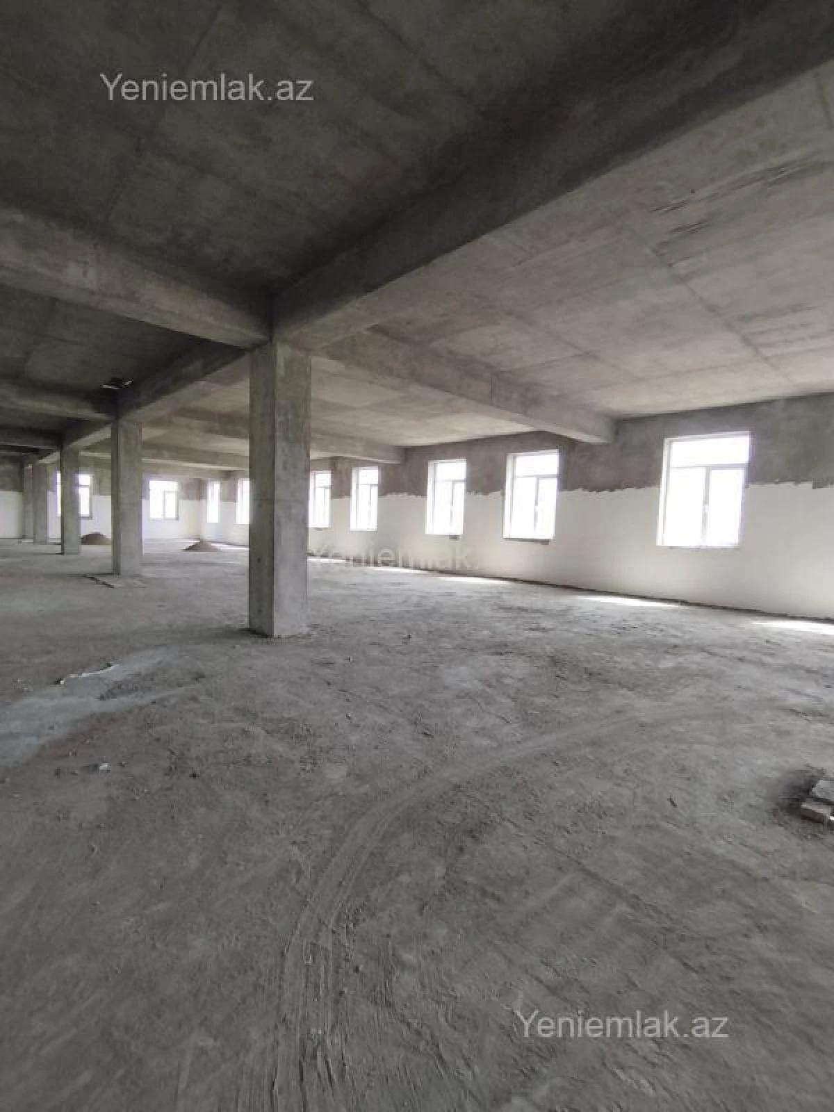 Satılır 16 otaqlı obyekt 5000 m²