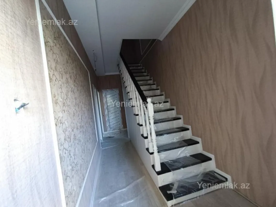 Satılır 4 otaqlı həyət evi 135 m²