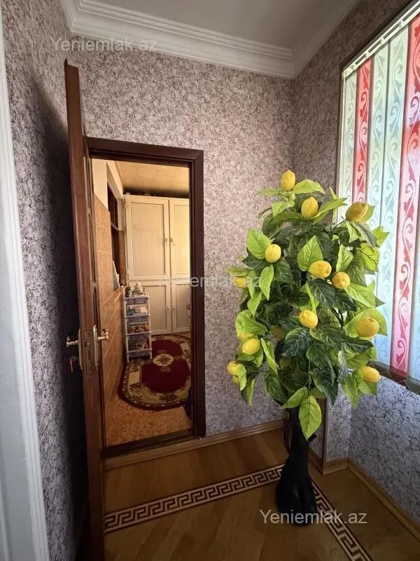 Satılır 4 otaqlı köhnə tikili 115 m²