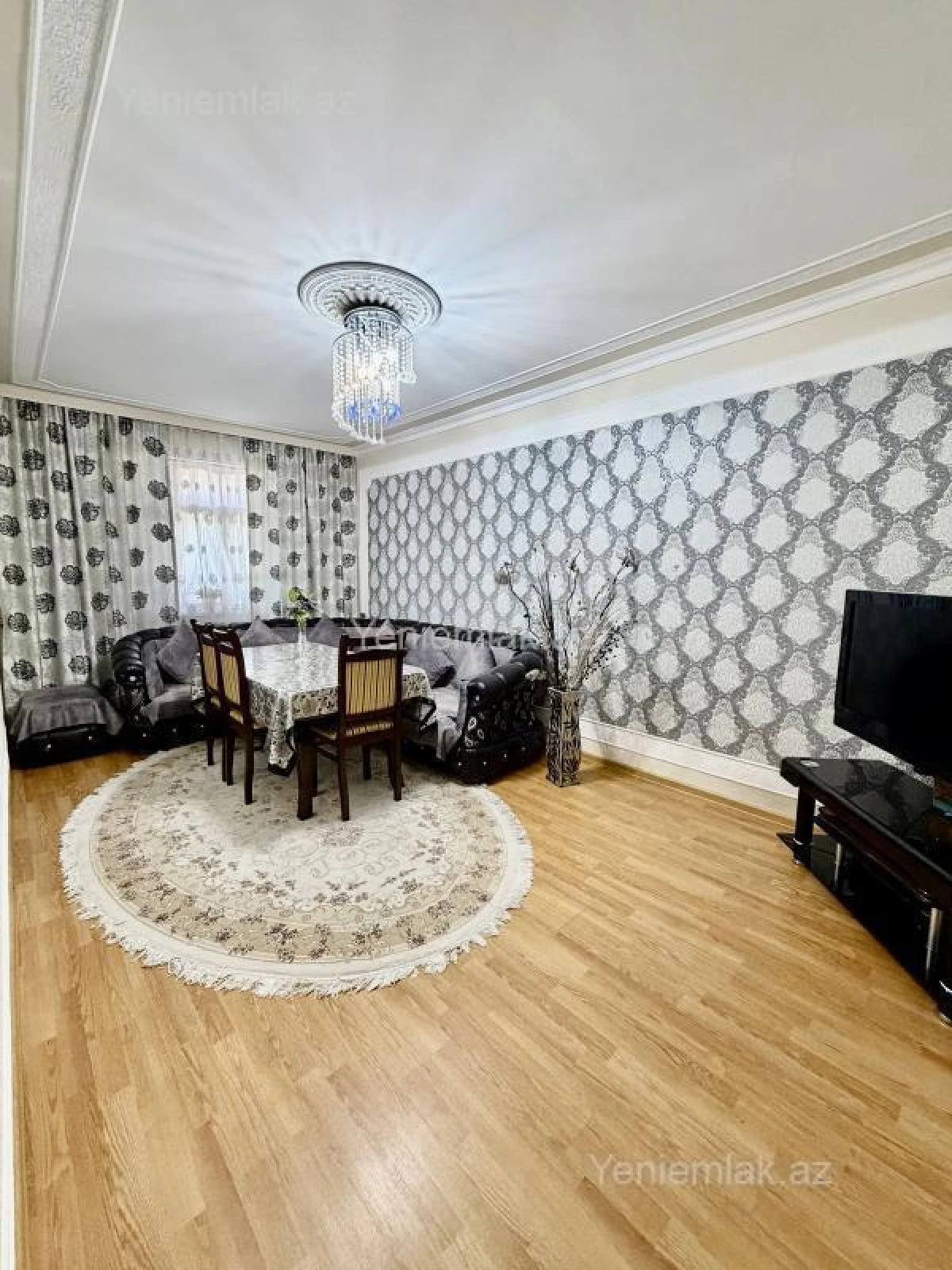 Satılır 4 otaqlı köhnə tikili 115 m²