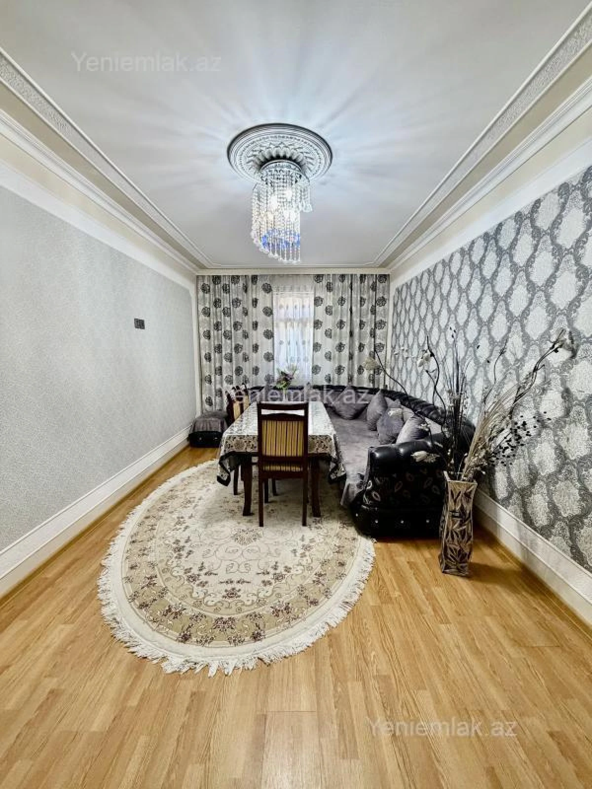 Satılır 4 otaqlı köhnə tikili 115 m²