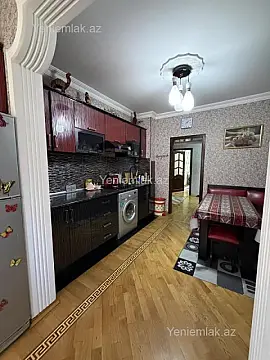 Satılır 4 otaqlı köhnə tikili 115 m²