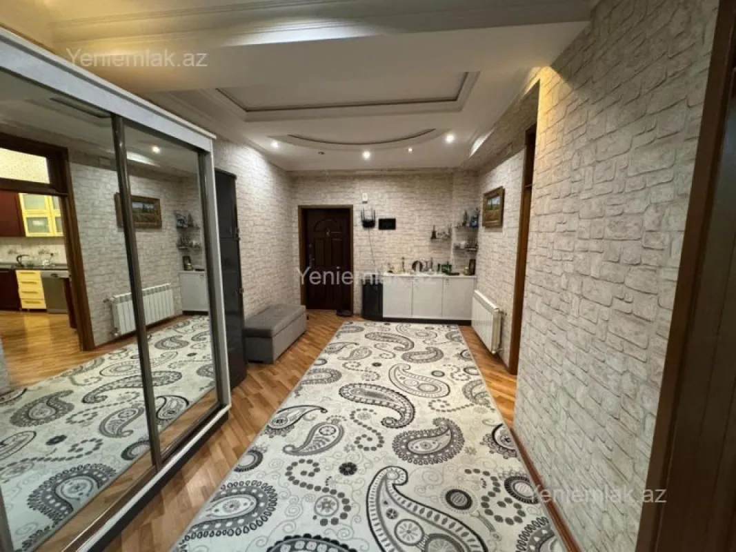 Satılır 3 otaqlı yeni tikili 160 m²