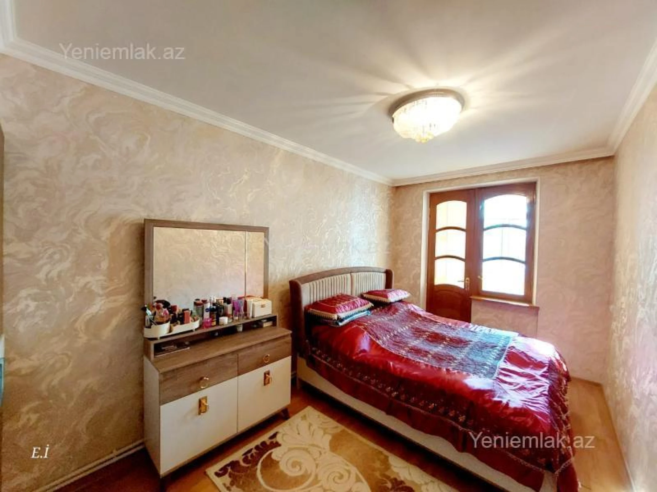 Satılır 3 otaqlı köhnə tikili 72 m²