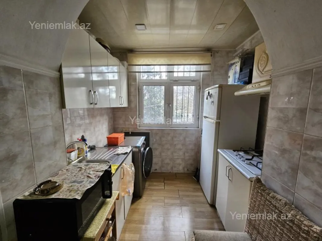 Satılır 2 otaqlı köhnə tikili 55 m²