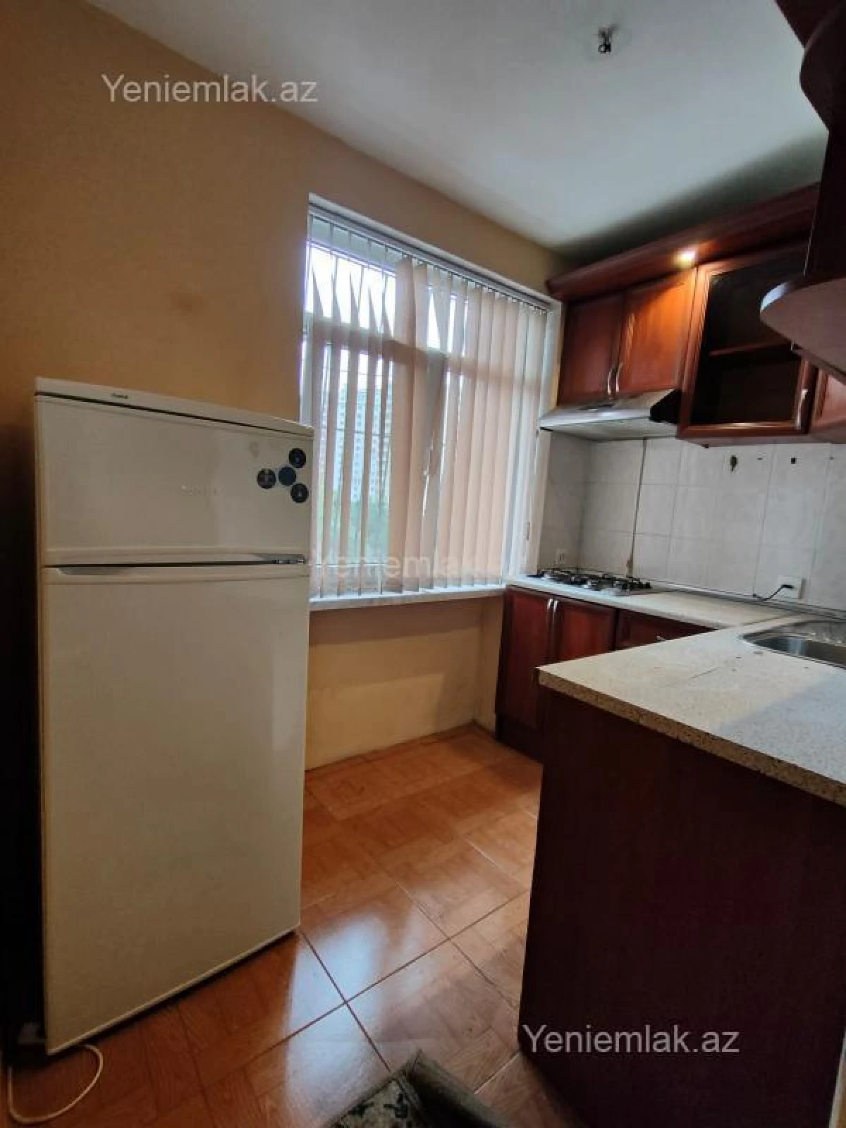 Satılır 2 otaqlı köhnə tikili 55 m²