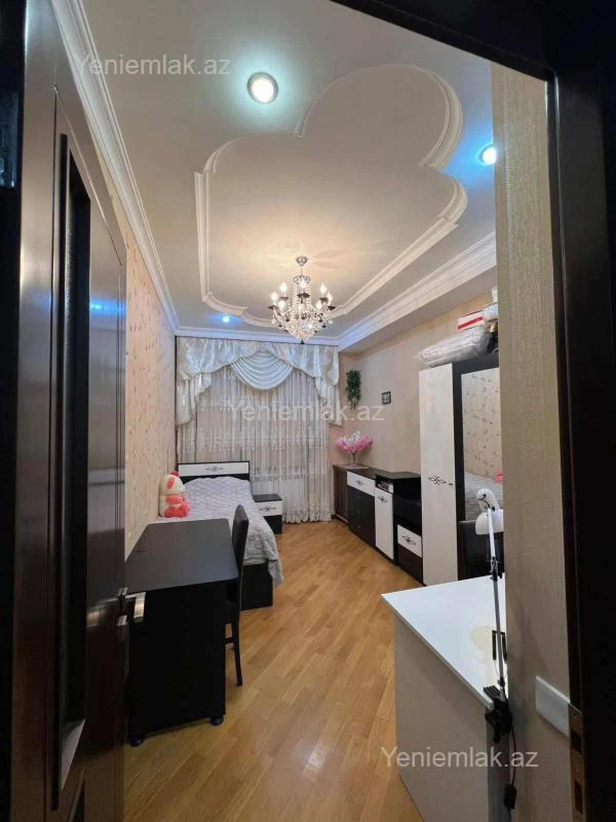 Satılır 4 otaqlı yeni tikili 140 m²