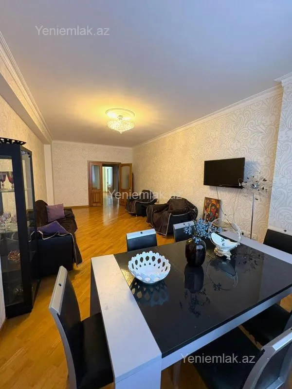 Satılır 3 otaqlı yeni tikili 114 m²