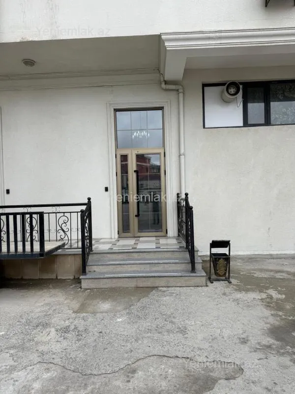 Satılır 3 otaqlı yeni tikili 121.5 m²