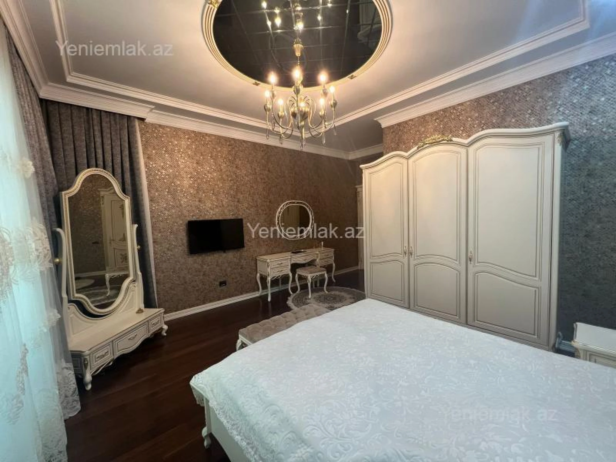 Satılır 7 otaqlı həyət evi 500 m²