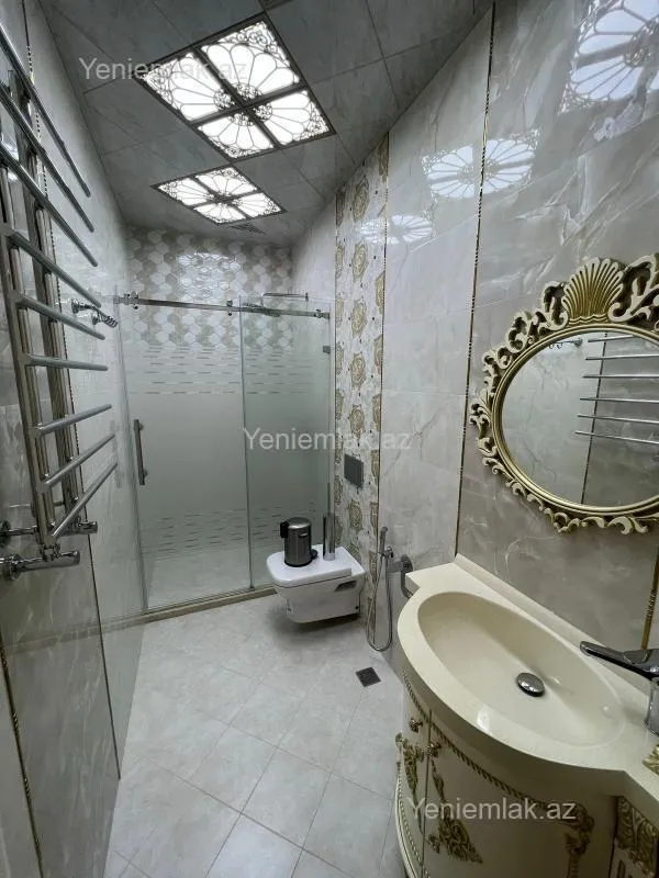 Satılır 7 otaqlı həyət evi 500 m²