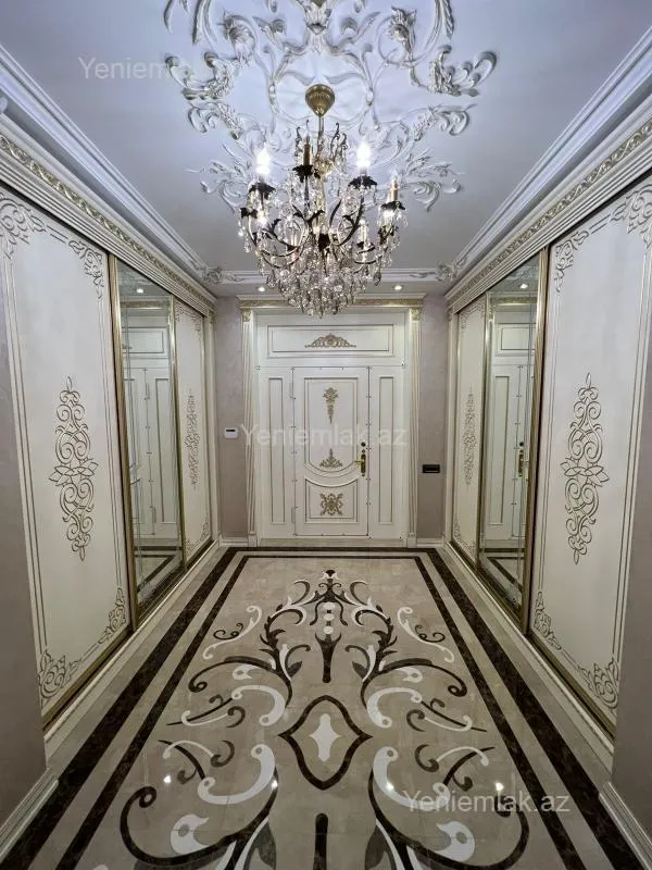 Satılır 7 otaqlı həyət evi 500 m²