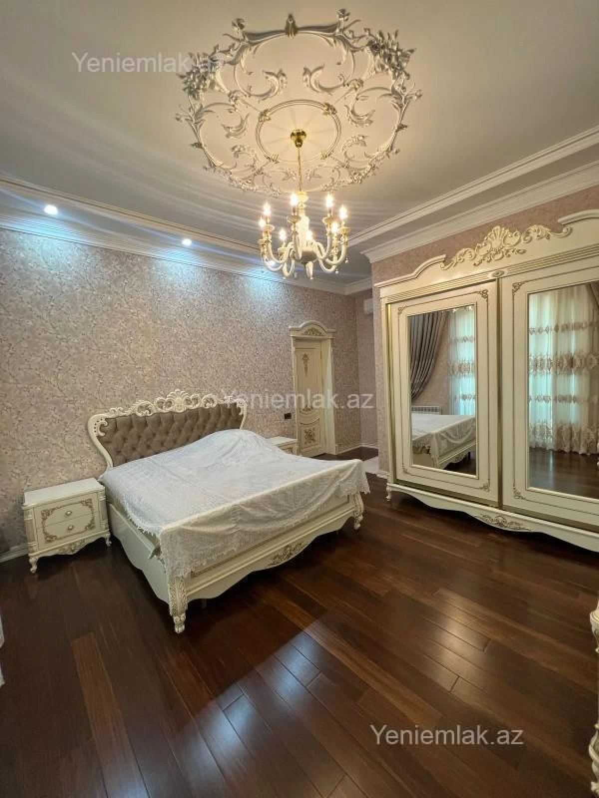 Satılır 7 otaqlı həyət evi 500 m²