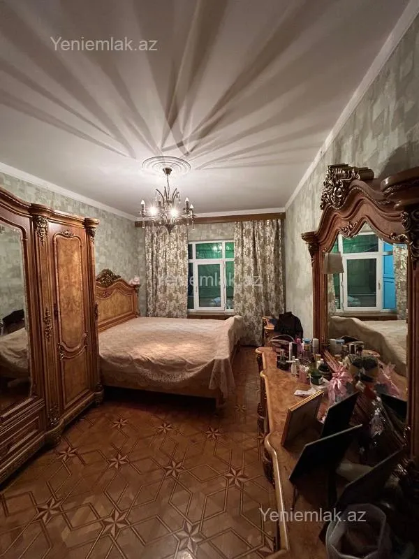 Satılır 5 otaqlı köhnə tikili 110 m²