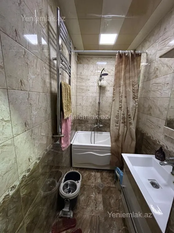 Satılır 5 otaqlı köhnə tikili 110 m²