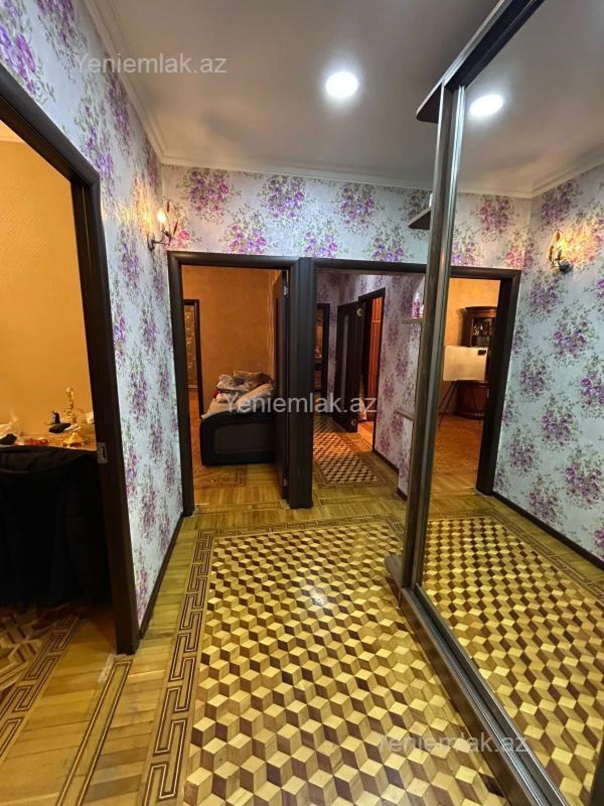 Satılır 5 otaqlı köhnə tikili 110 m²