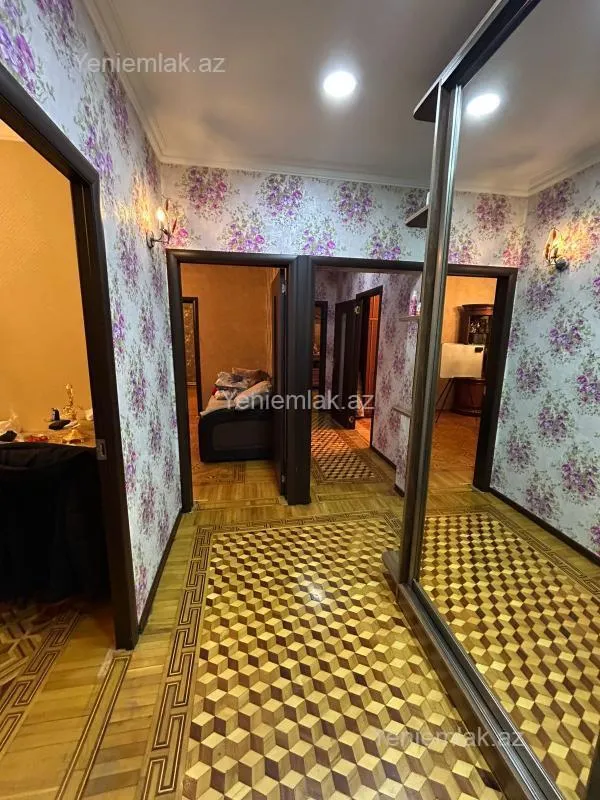 Satılır 5 otaqlı köhnə tikili 110 m²