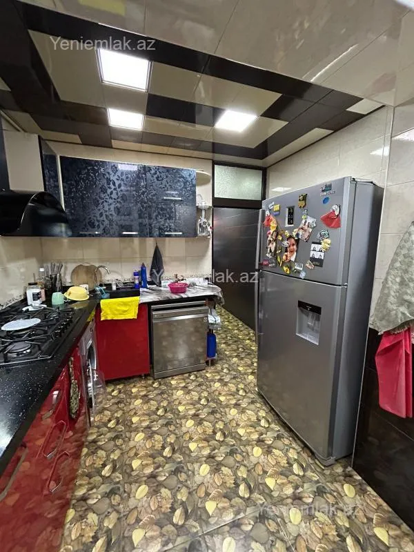 Satılır 5 otaqlı köhnə tikili 110 m²