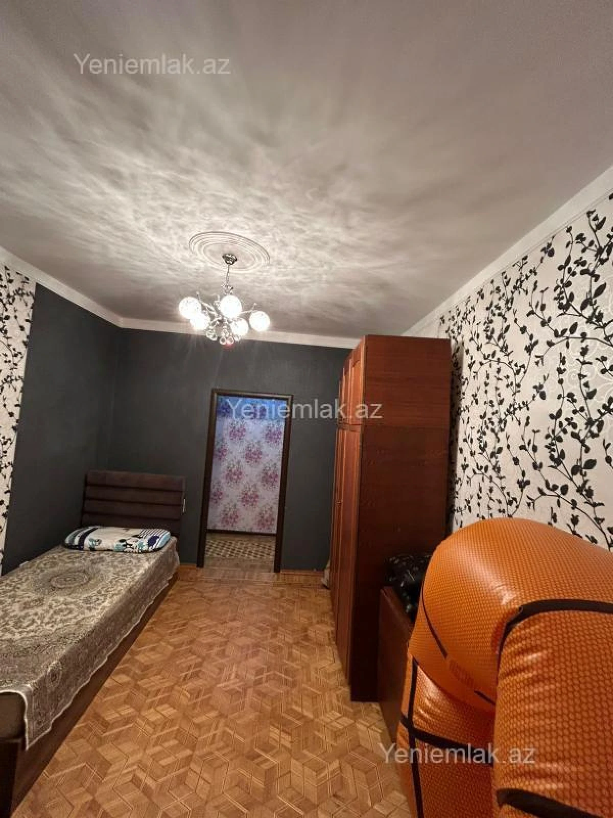 Satılır 5 otaqlı köhnə tikili 110 m²