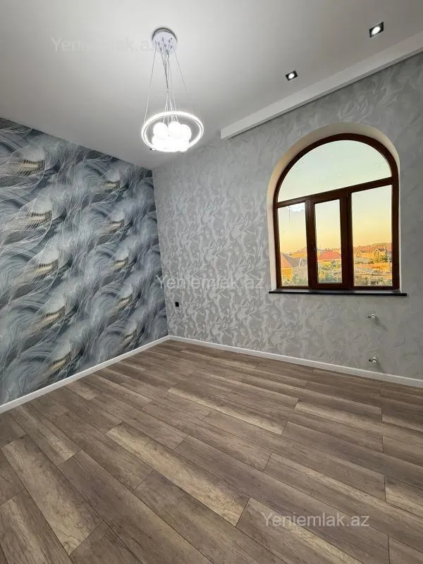 Satılır 6 otaqlı həyət evi 300 m²