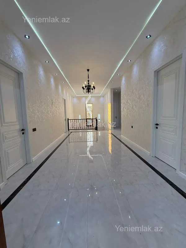 Satılır 6 otaqlı həyət evi 300 m²