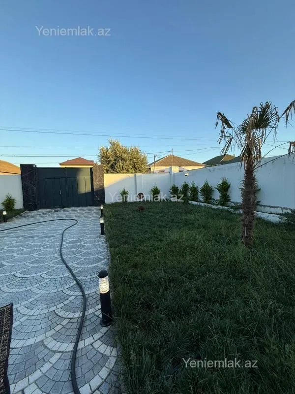 Satılır 6 otaqlı həyət evi 300 m²