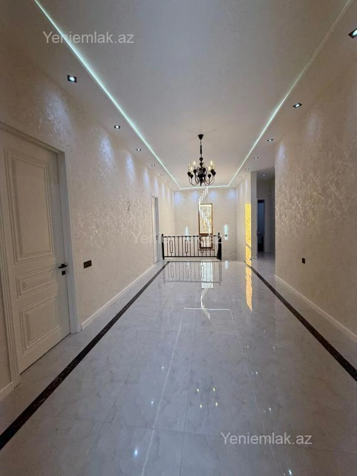 Satılır 6 otaqlı həyət evi 300 m²