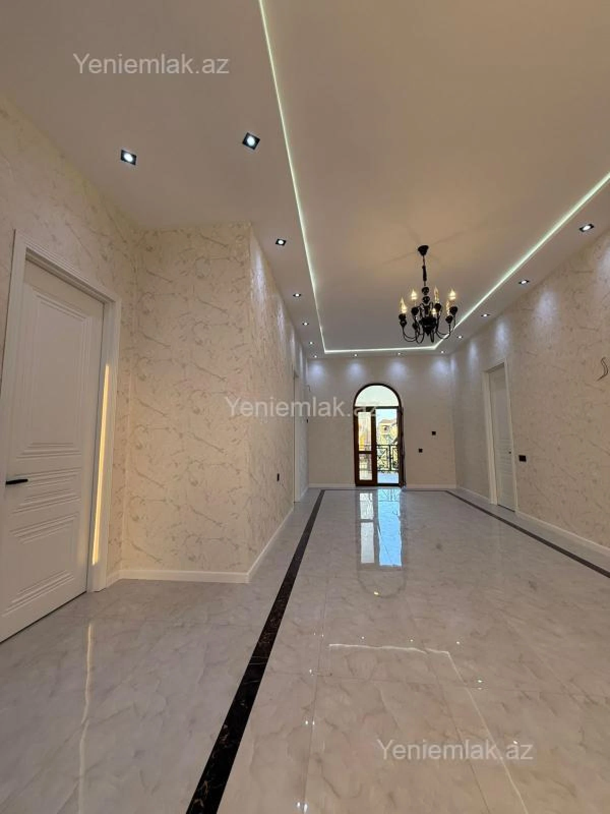 Satılır 6 otaqlı həyət evi 300 m²