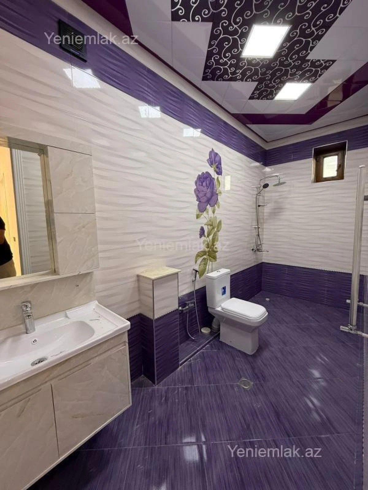 Satılır 6 otaqlı həyət evi 300 m²