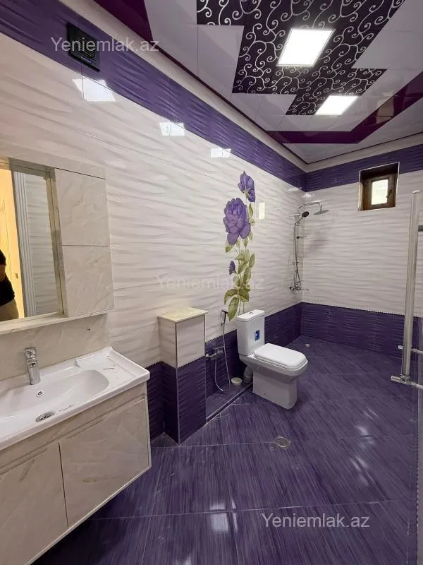 Satılır 6 otaqlı həyət evi 300 m²