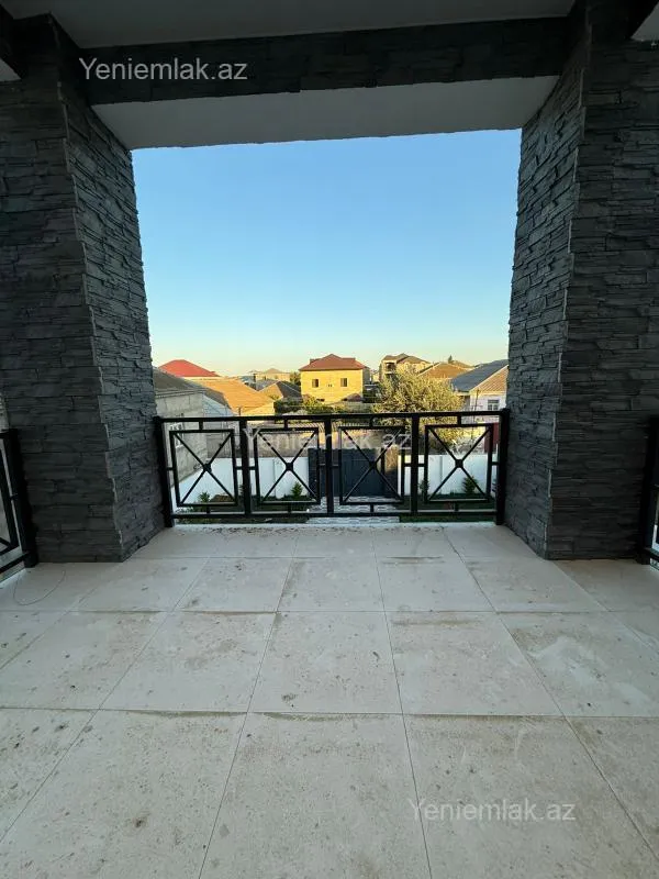 Satılır 6 otaqlı həyət evi 300 m²