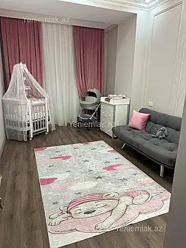 Satılır 3 otaqlı yeni tikili 135 m²