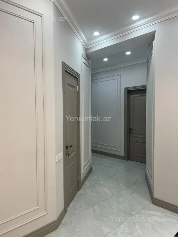 Satılır 3 otaqlı yeni tikili 135 m²