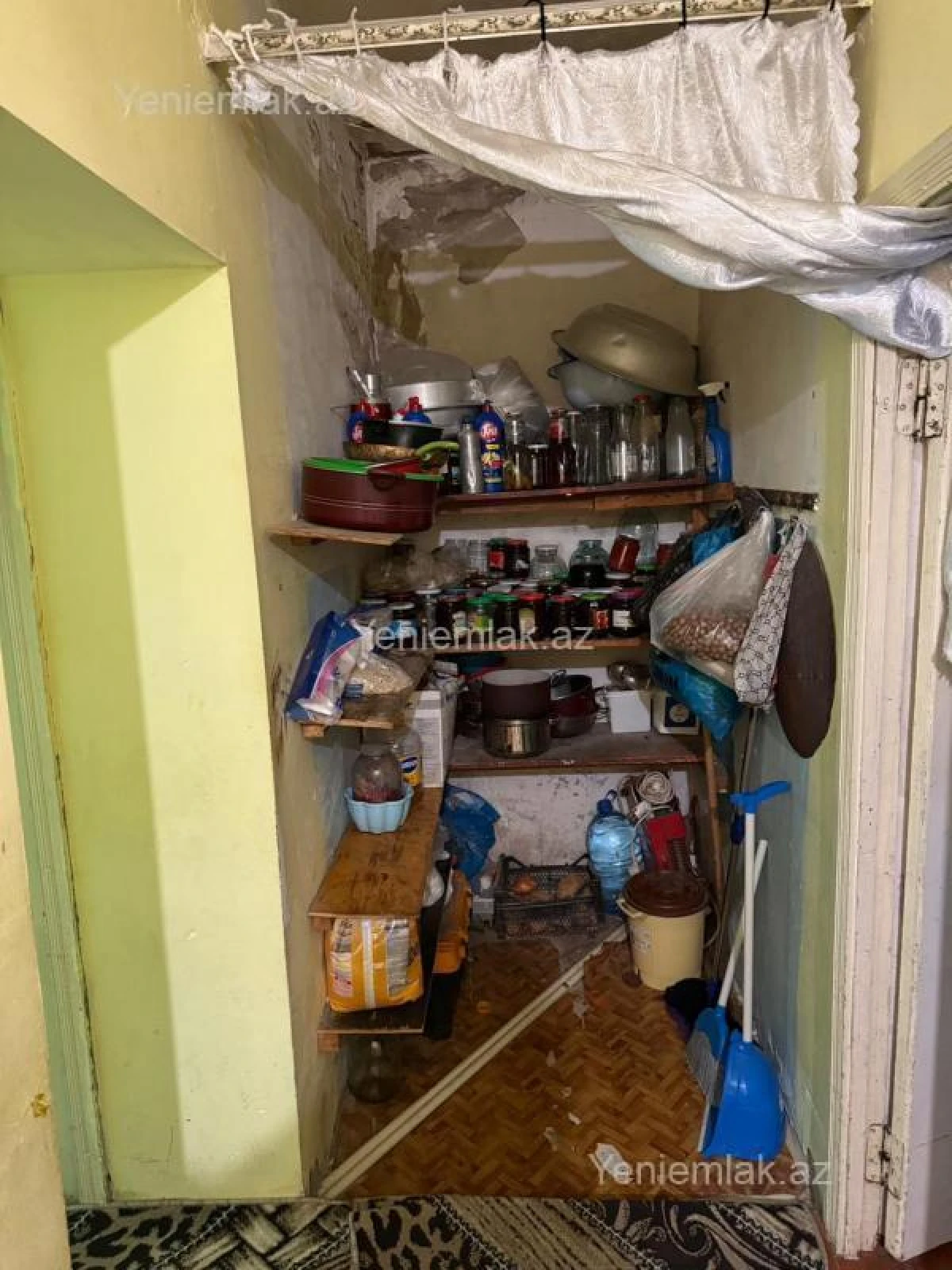 Satılır 3 otaqlı köhnə tikili 70 m²