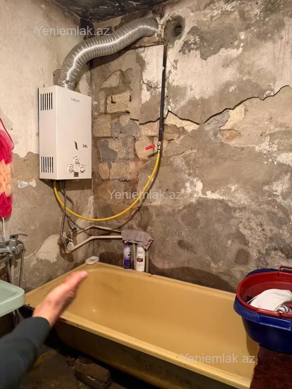 Satılır 3 otaqlı köhnə tikili 70 m²