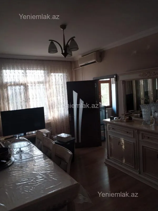 Satılır 2 otaqlı köhnə tikili 55 m²