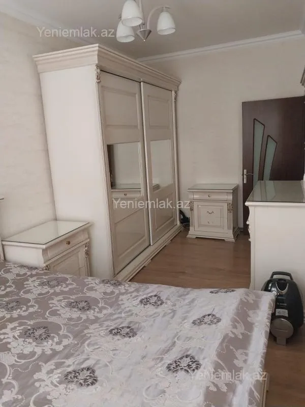 Satılır 2 otaqlı köhnə tikili 55 m²