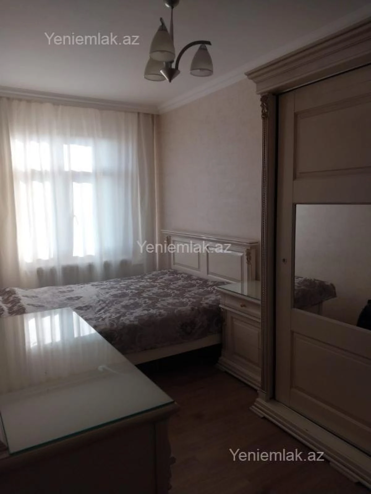 Satılır 2 otaqlı köhnə tikili 55 m²
