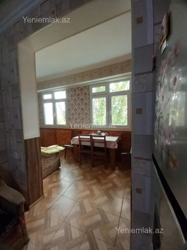 Satılır 5 otaqlı köhnə tikili 100 m²