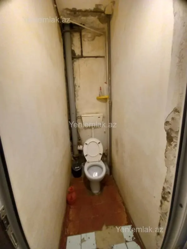 Satılır 5 otaqlı köhnə tikili 100 m²