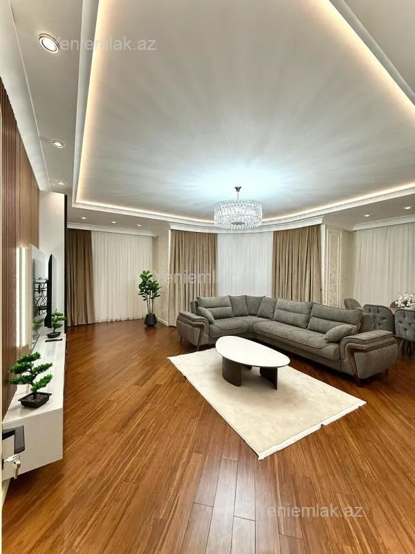 Satılır 4 otaqlı yeni tikili 185 m²