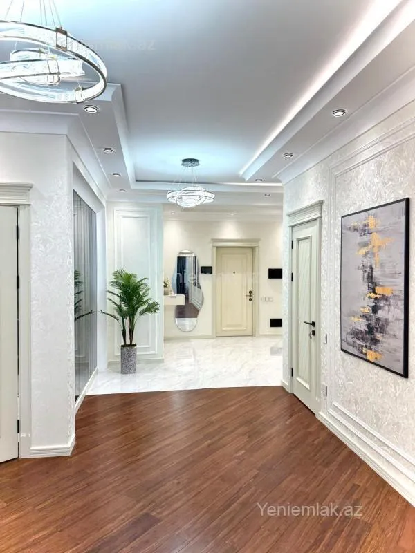 Satılır 4 otaqlı yeni tikili 185 m²