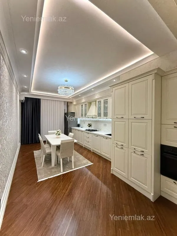 Satılır 4 otaqlı yeni tikili 185 m²