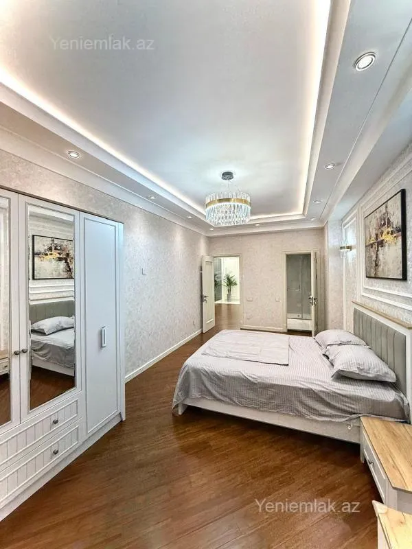 Satılır 4 otaqlı yeni tikili 185 m²