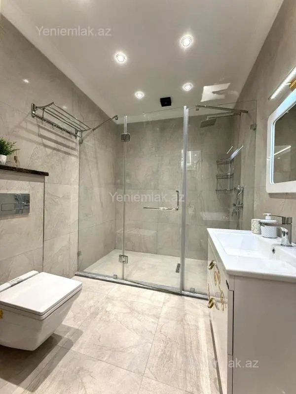 Satılır 4 otaqlı yeni tikili 185 m²