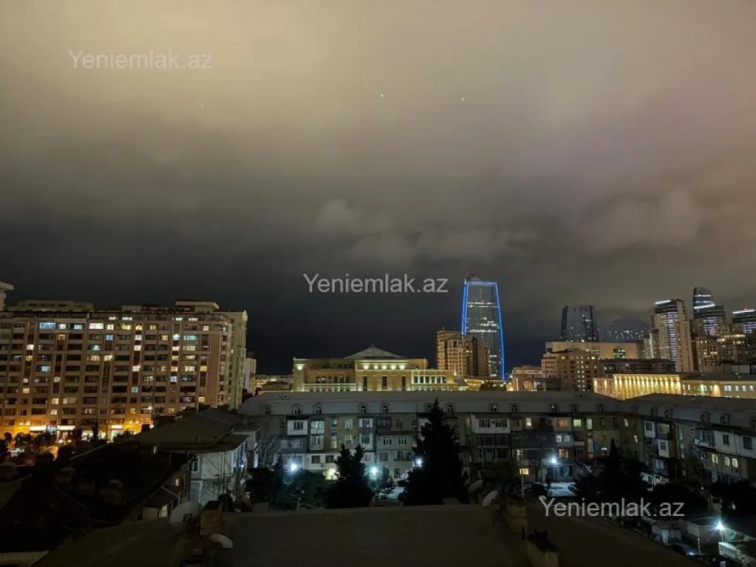 Satılır 3 otaqlı köhnə tikili 90 m²