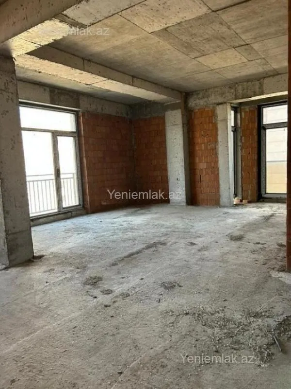 Satılır 3 otaqlı yeni tikili 120 m²
