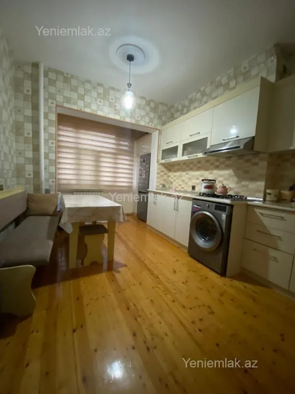 Satılır 2 otaqlı köhnə tikili 62 m²